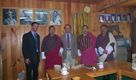 Bhutan nghiên cứu trồng cây trầm hương 